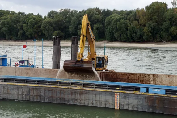 industrial dock & canal maintenance